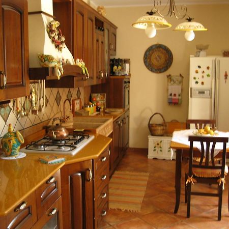B&B Villa Liliya Фиумефредо ди Сицилия Екстериор снимка